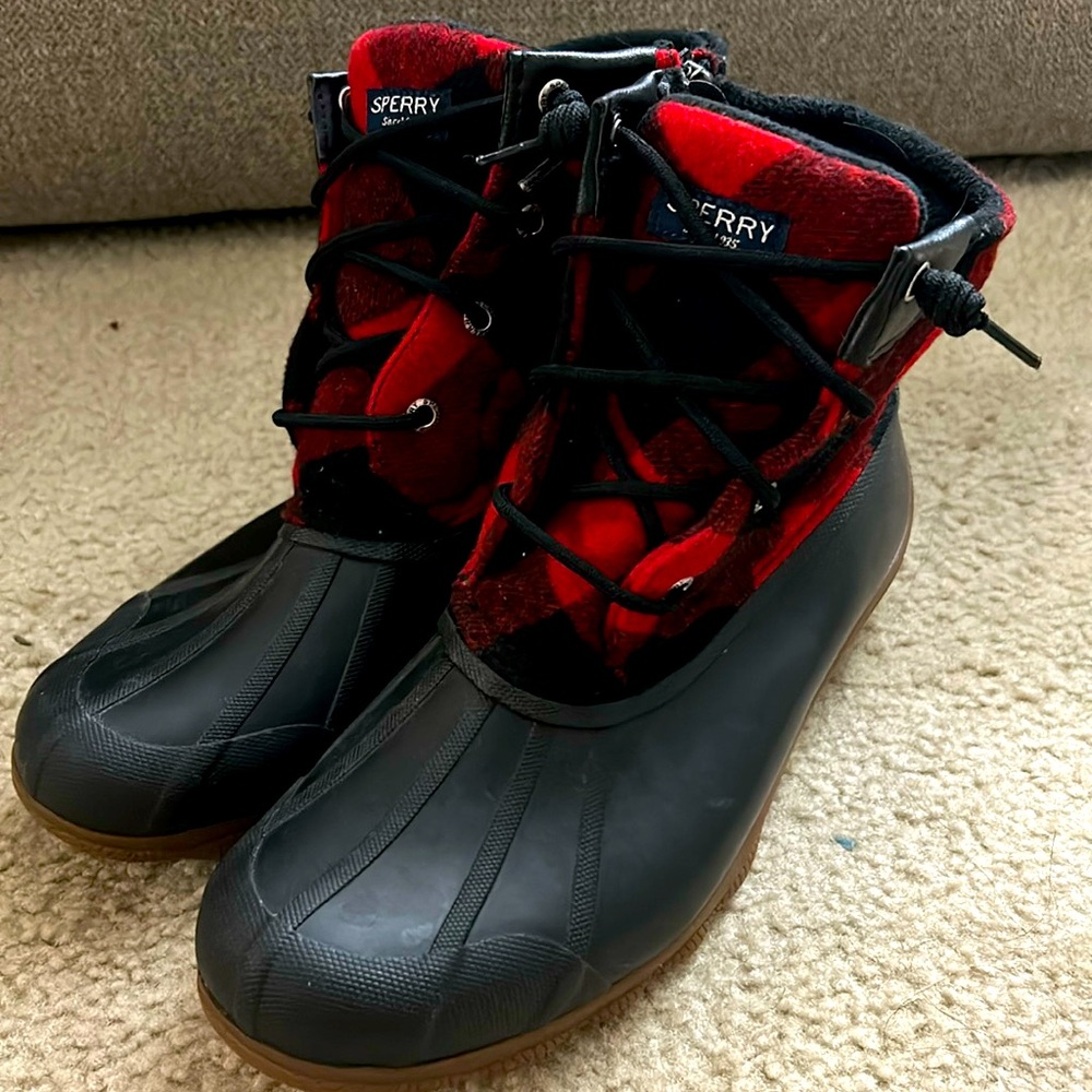 Red Flannel Sperry duck boots 8.5